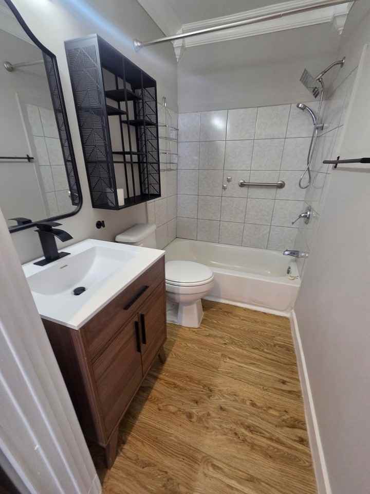 1423 Alabama St - Photo 4 of 6