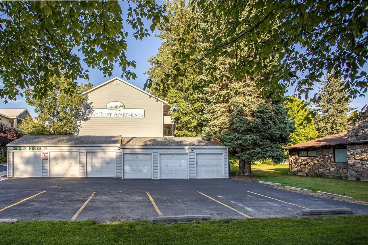 Pine Bluff Apartments - Photo 2 of 4