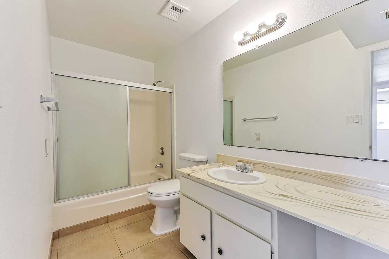 4806 S Dorsey Ln - Photo 5 of 26