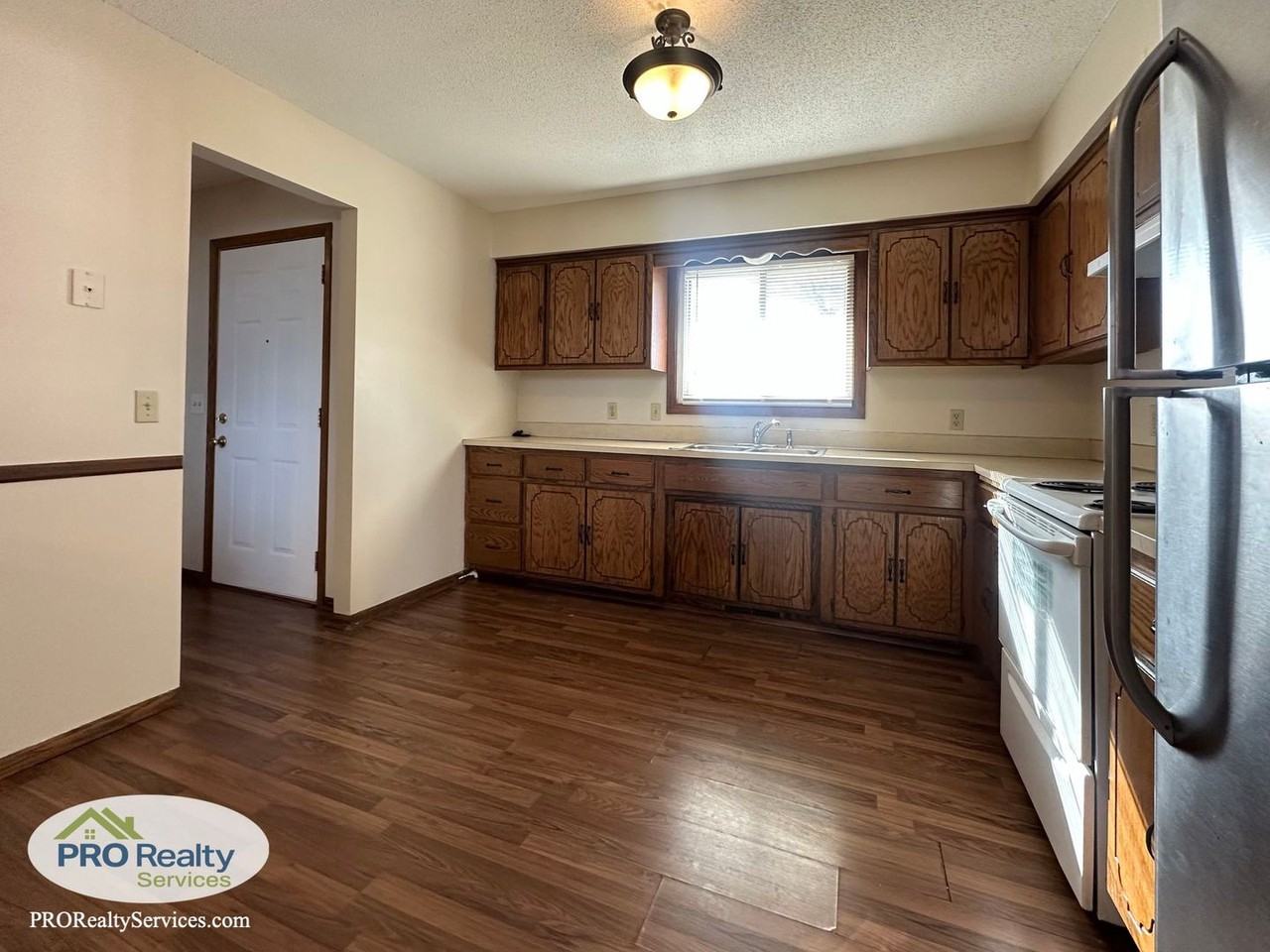 10310 97th Pl N - Photo 5 of 33