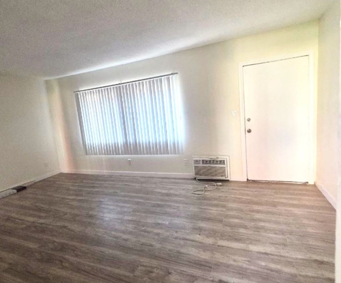 8844 Tobias Avenue - Photo 3 of 12