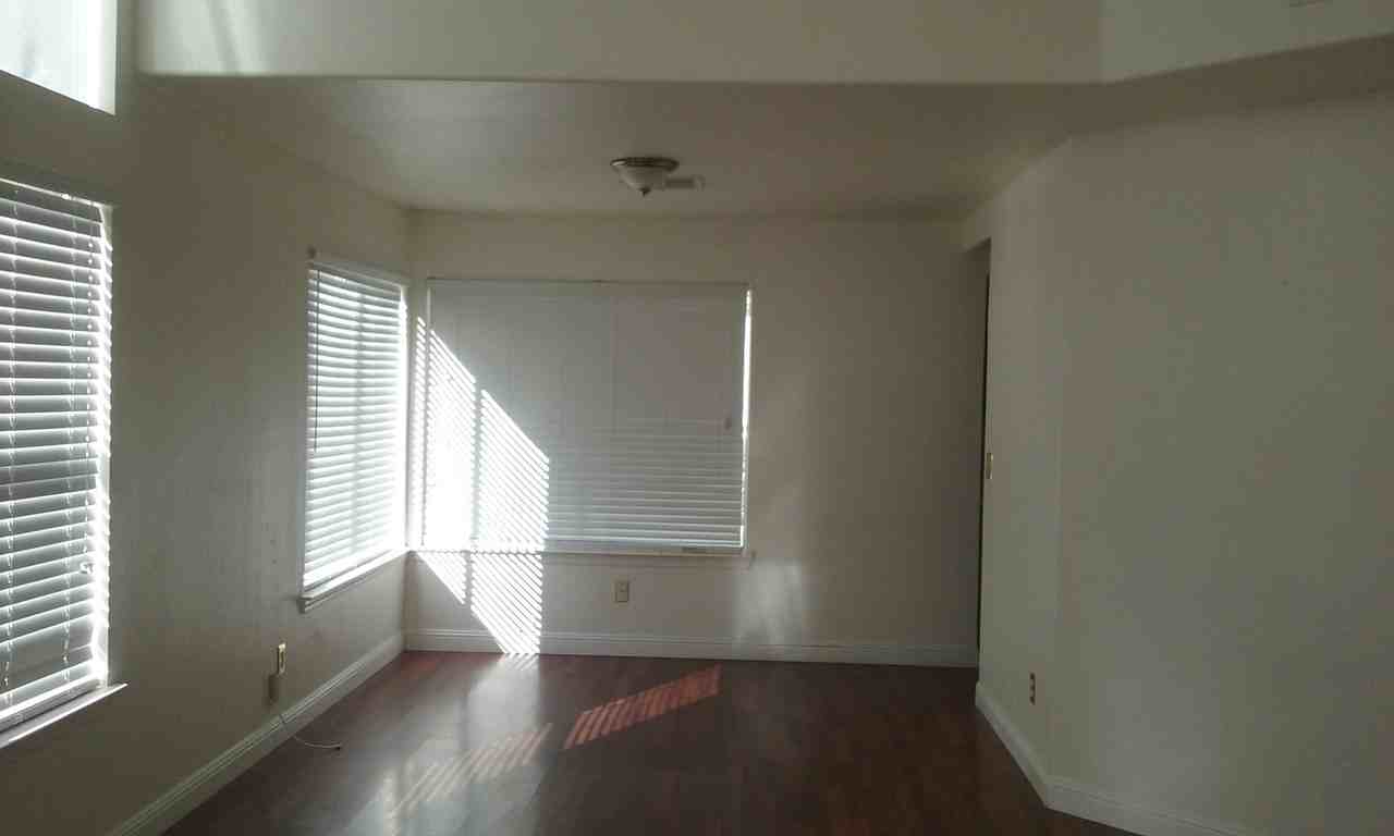 2152 Falcon Pointe Ln - Photo 2 of 9