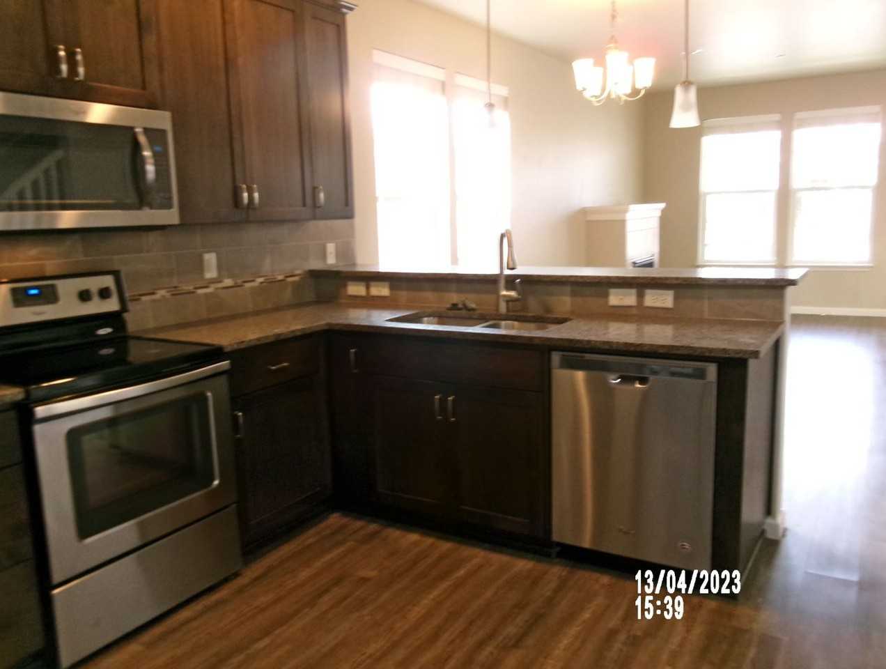 1050 Front Ave Ne - Photo 4 of 17