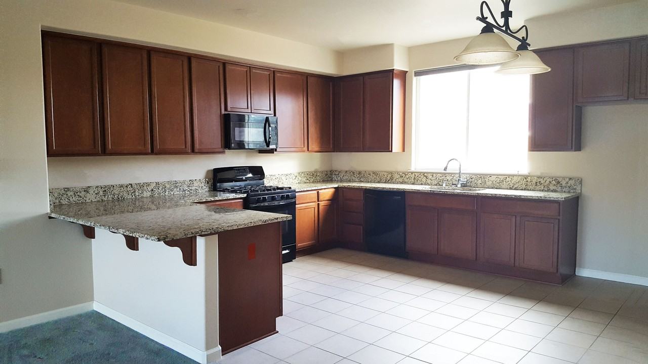 2490 Eastshore Pl #603 - Photo 5 of 15