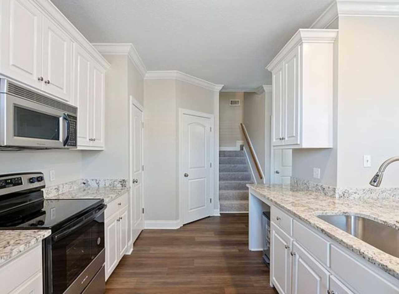 702 Southpointe Commons Loop - Photo 4 of 4