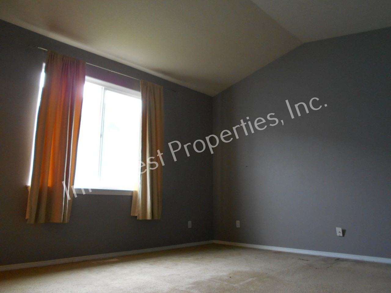 1125 3rd St Nw - Photo 6 of 14