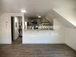featured image of 1037 1/2 Johnson St