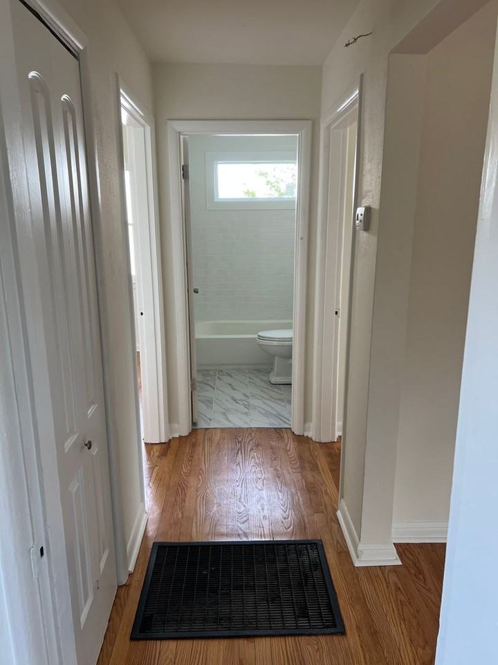 1520 Waterhouse St - Photo 5 of 42