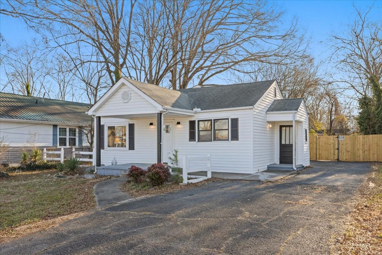 1520 Waterhouse St - Photo 6 of 42