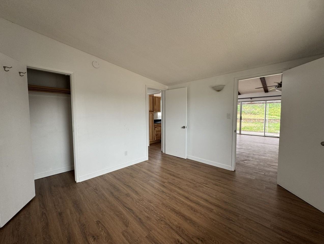 4740 Orcutt Ave - Photo 3 of 28