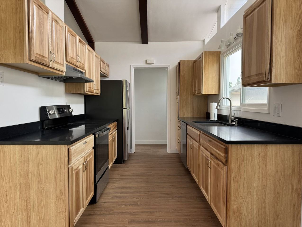 4740 Orcutt Ave - Photo 5 of 28