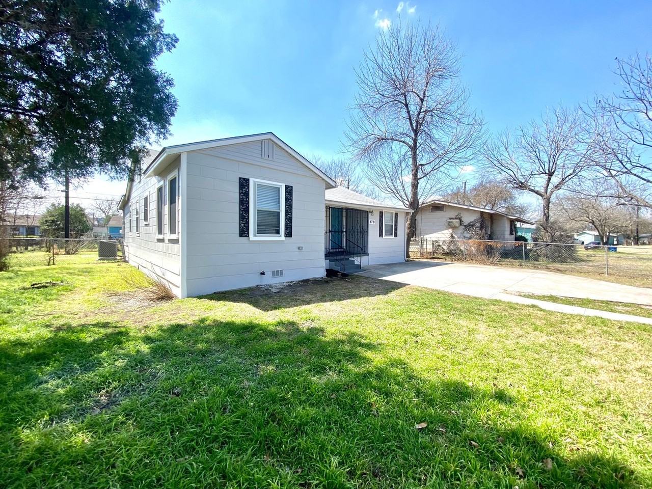 178 Sweetbriar Ave - Photo 3 of 35