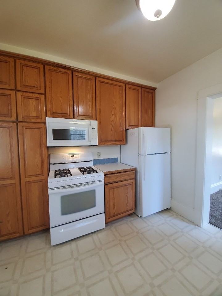 1511 Humboldt St - Photo 4 of 22