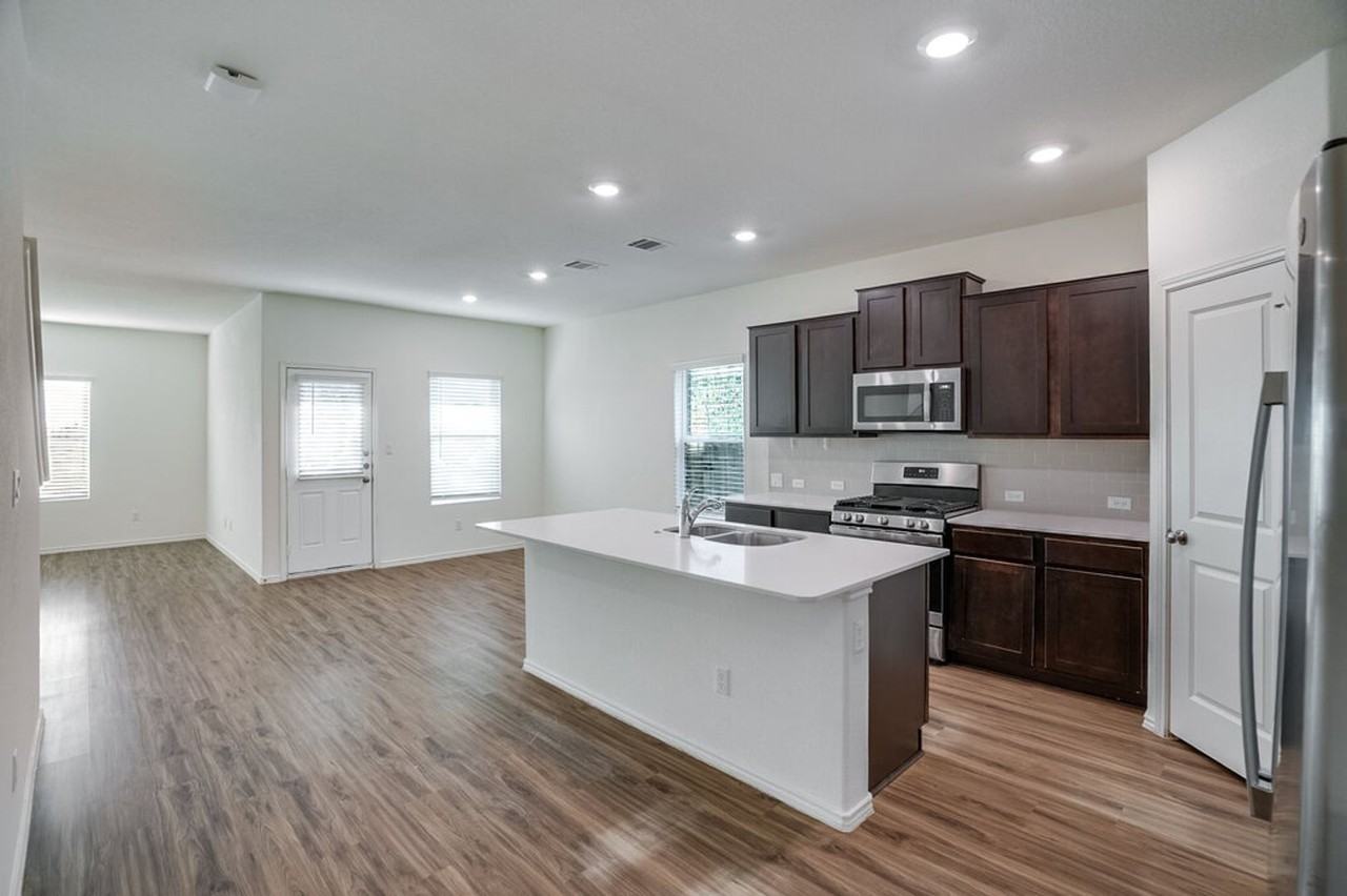 704 Mallow Rd - Photo 7 of 20