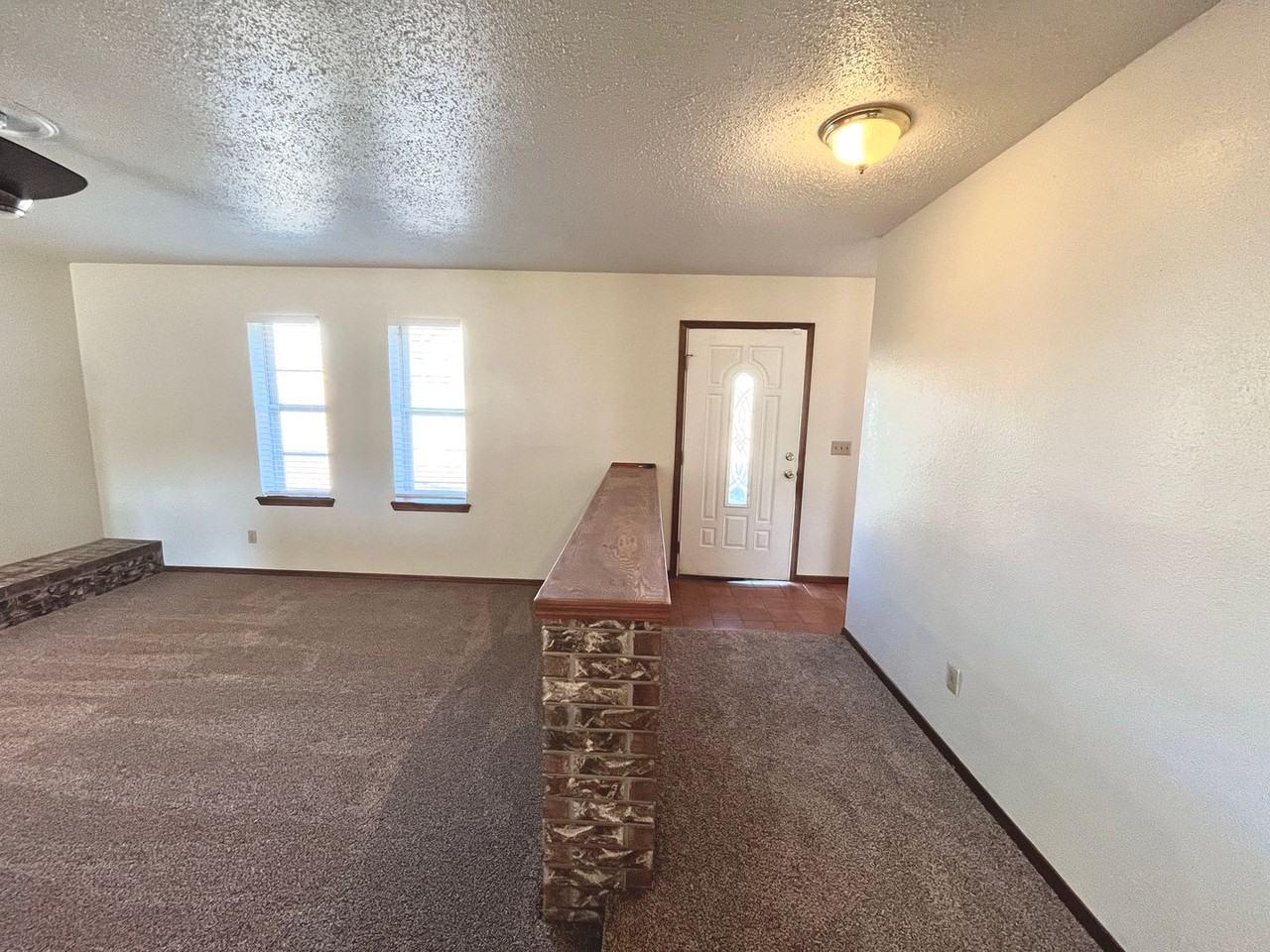 716 Smalley Dr - Photo 3 of 24