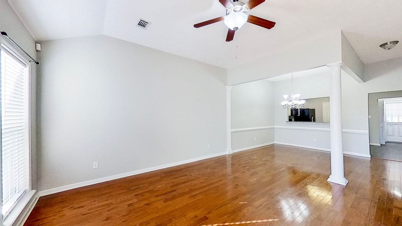 729 Whispering Willow Way - Photo 5 of 17