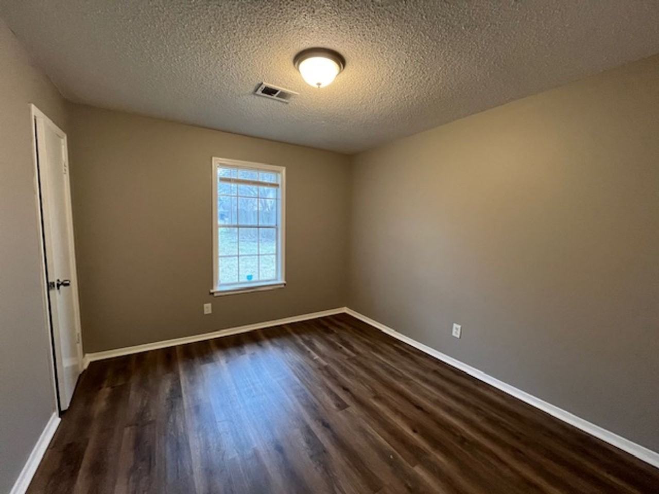 3470 Carroll Dr - Photo 4 of 11