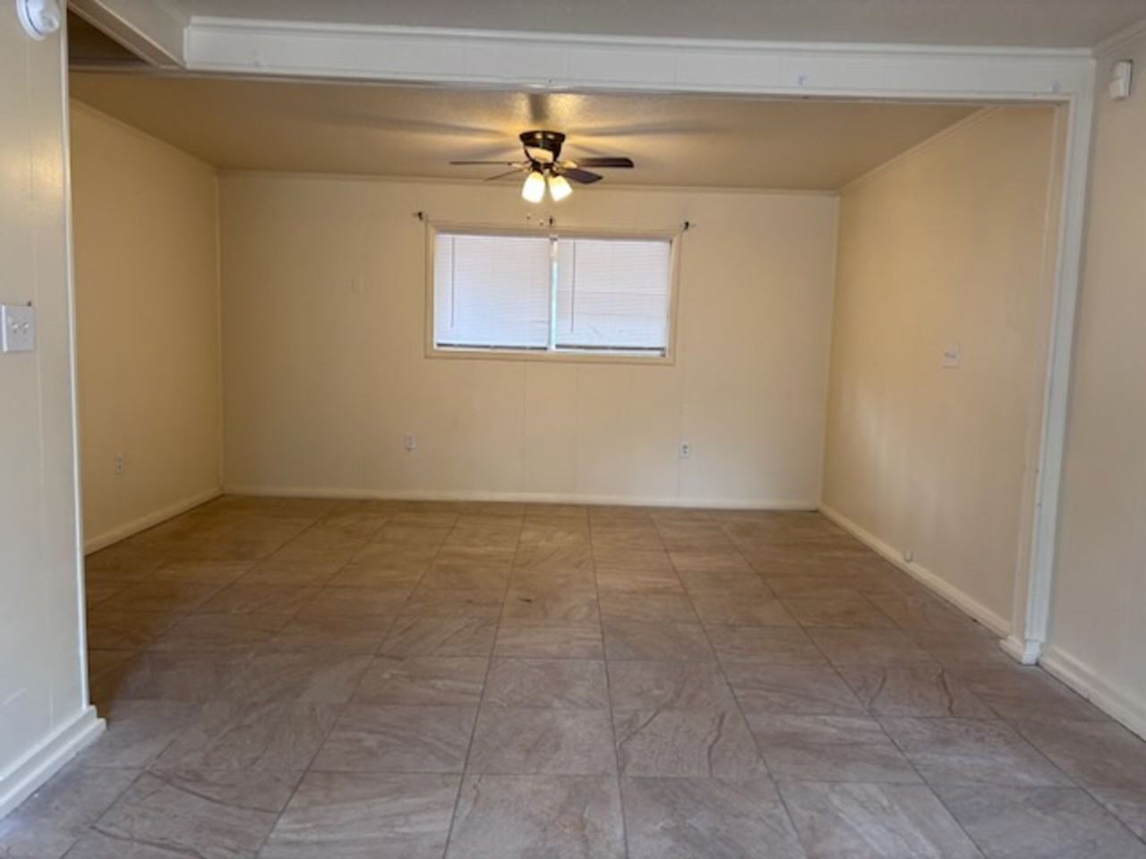 1139 Wooddell Dr - Photo 3 of 14