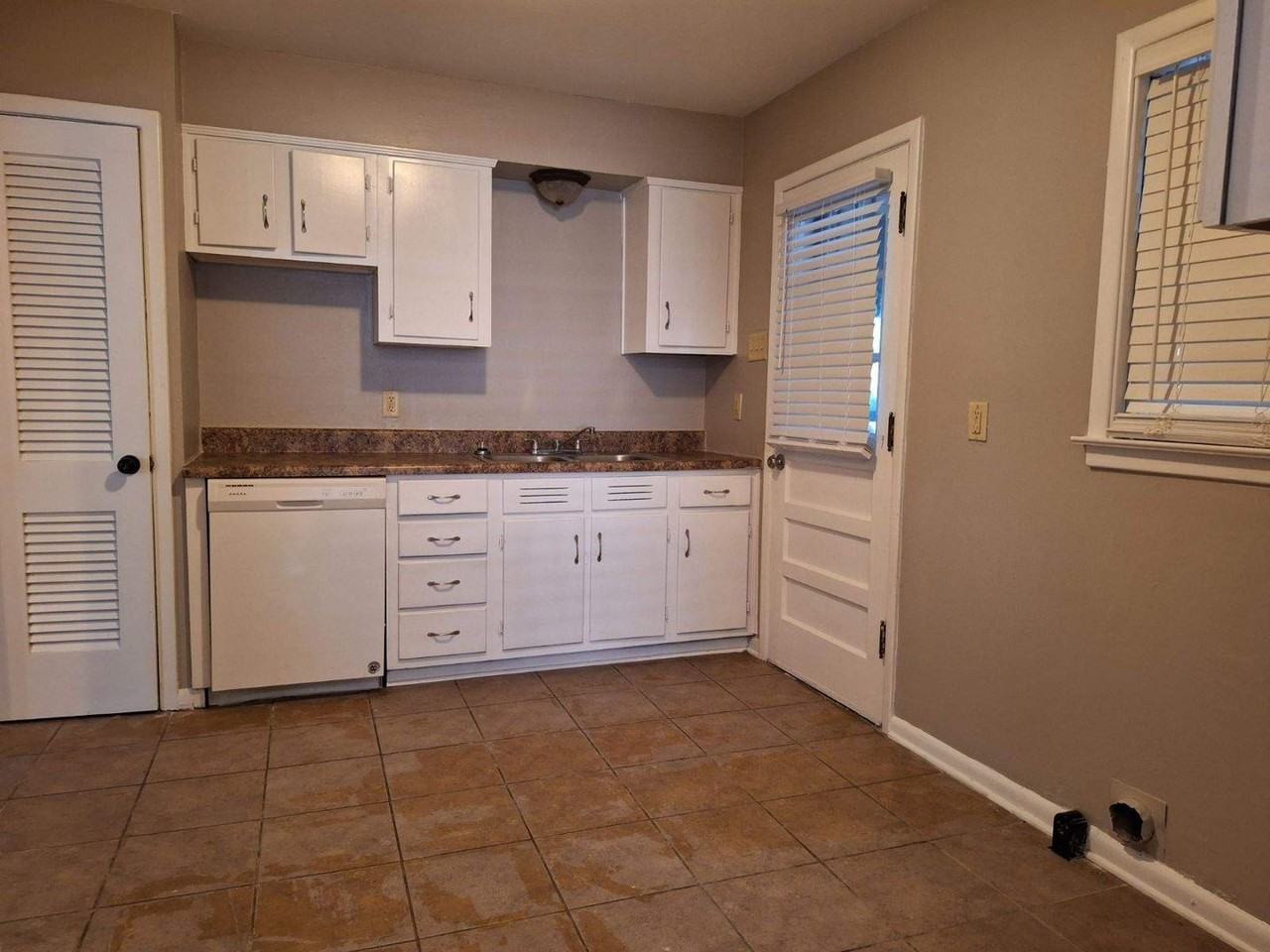 1271 Dogwood Dr - Photo 4 of 8