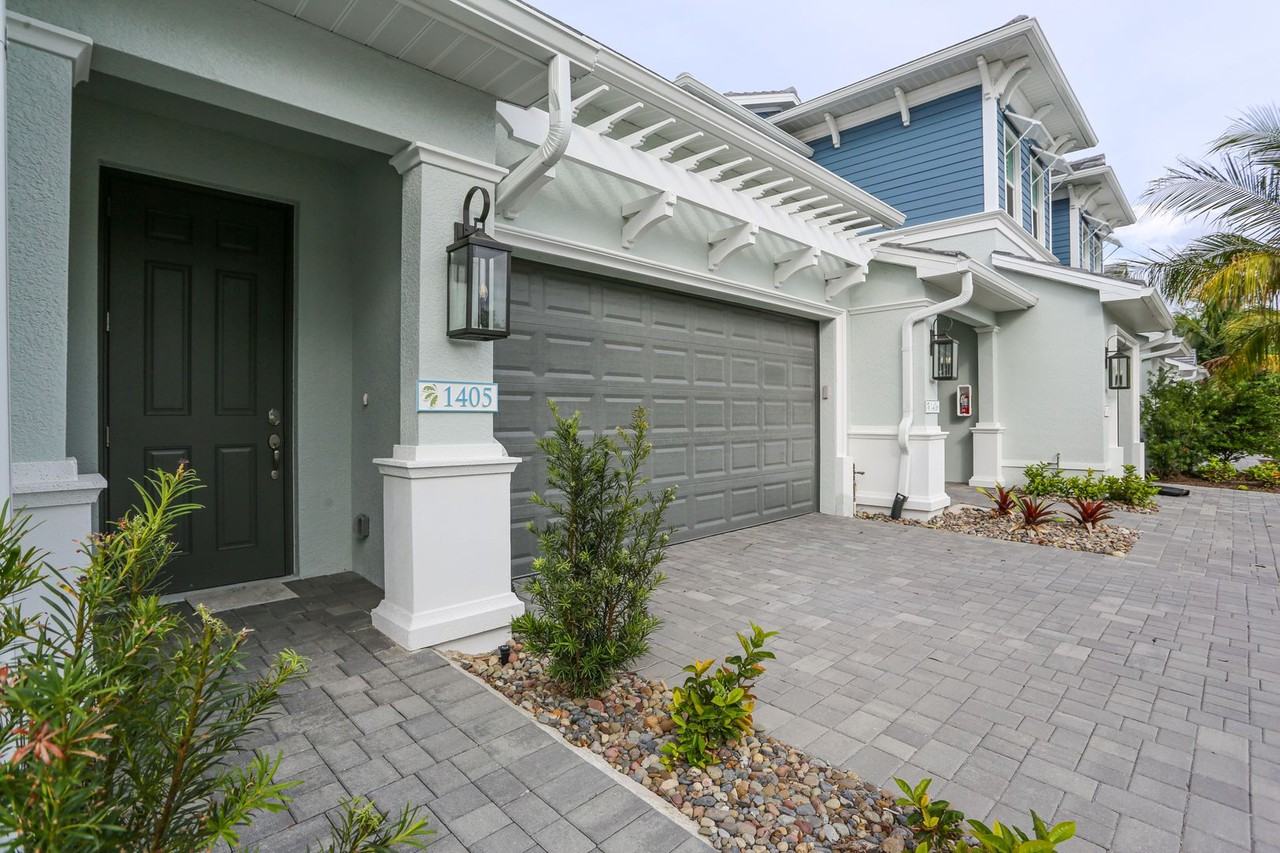 2626 Seychelles Cir #1405 - Photo 4 of 47