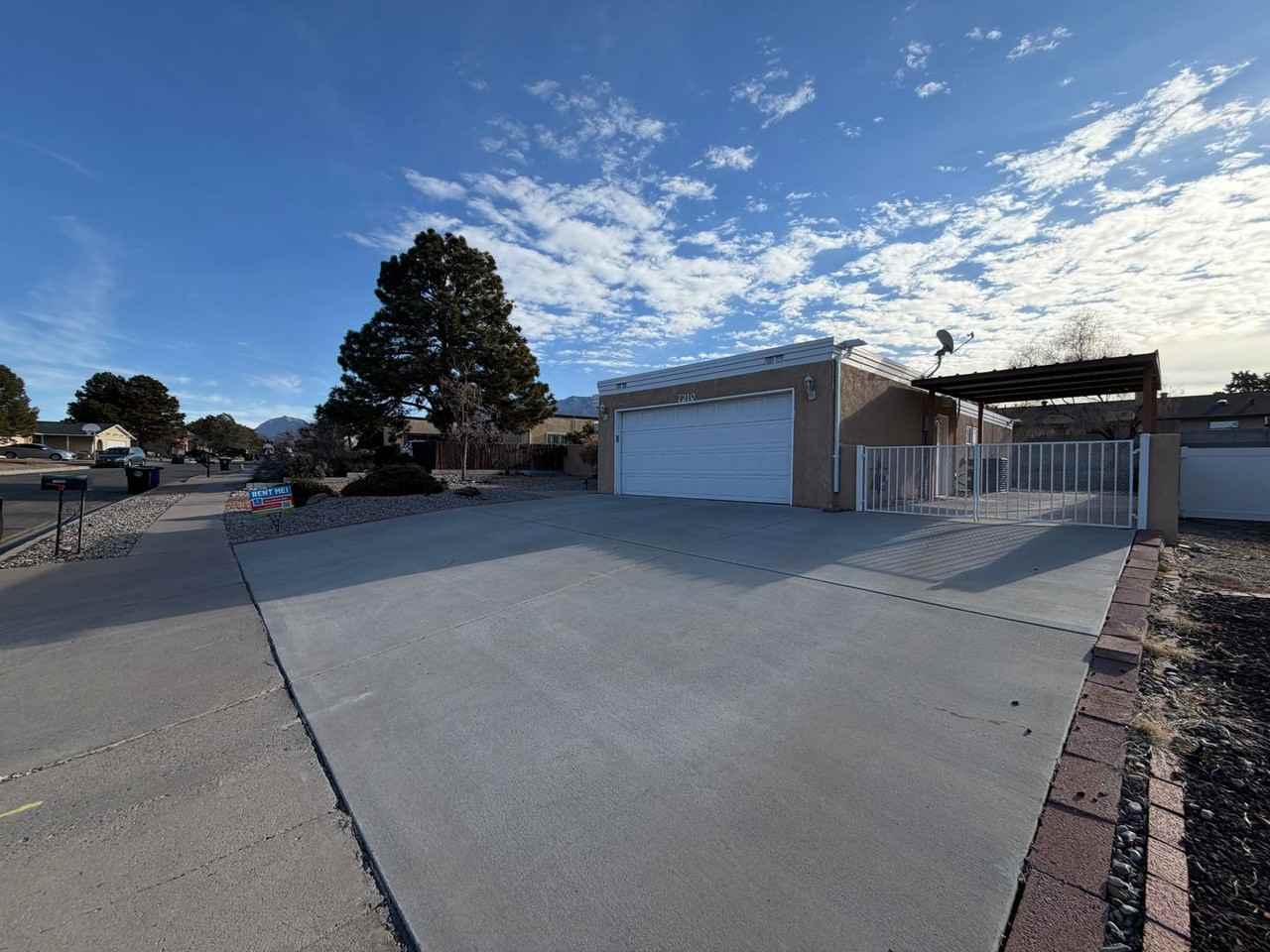 7210 Ticonderoga Rd Ne - Photo 2 of 34