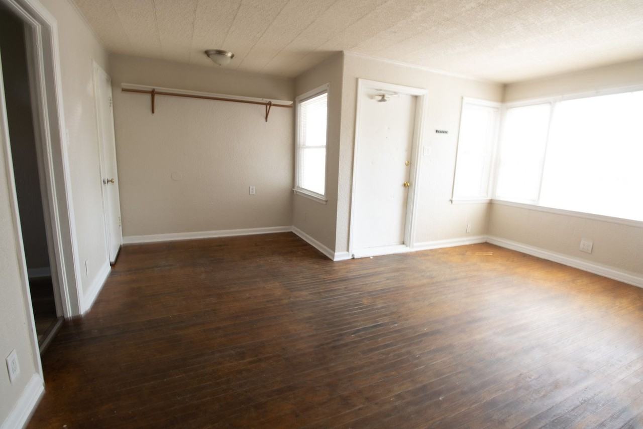 1203 N Garth Ave - Photo 3 of 16