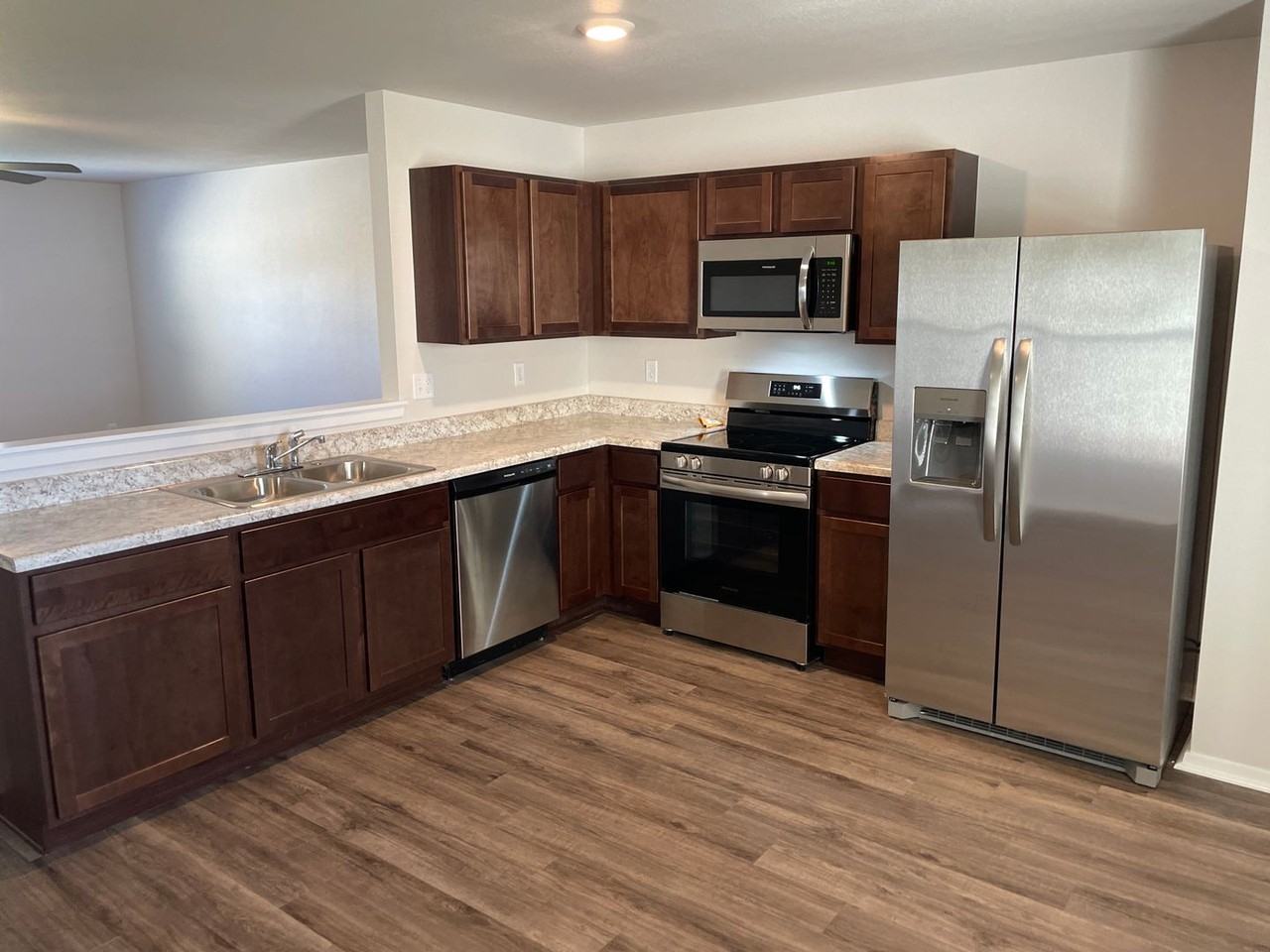 3216 E Jace St - Photo 5 of 17