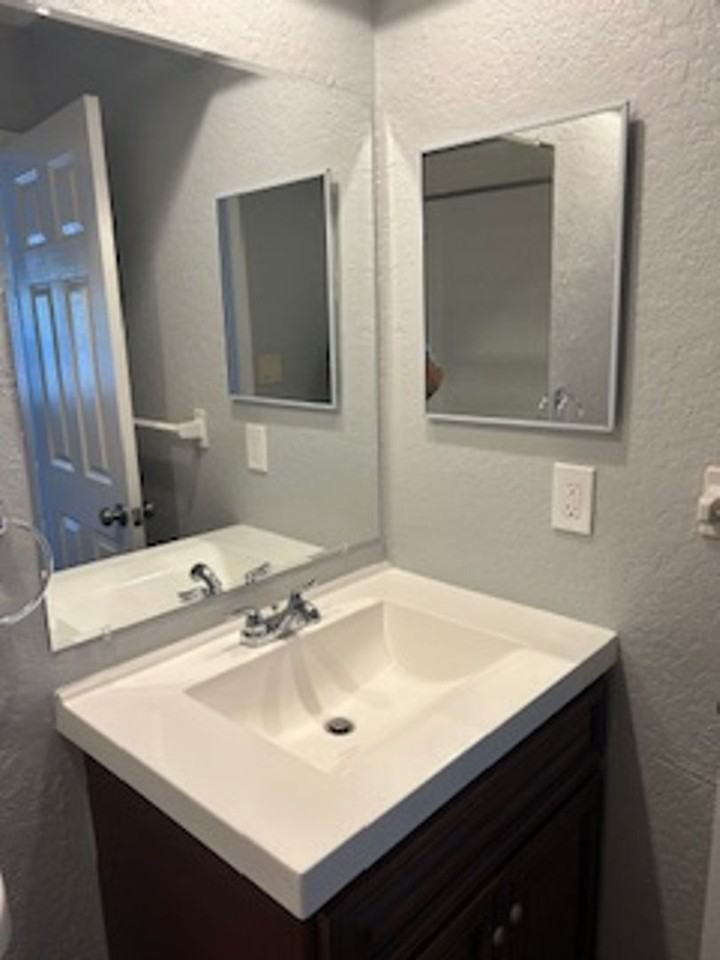 5005 Lillilea Ln - Photo 4 of 18