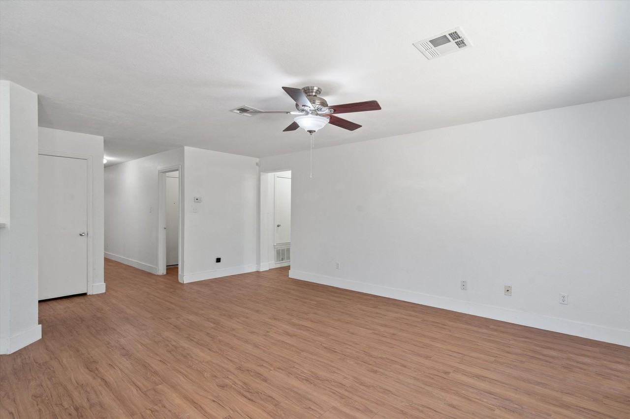 1015 Glen Meadow Cv - Photo 6 of 28