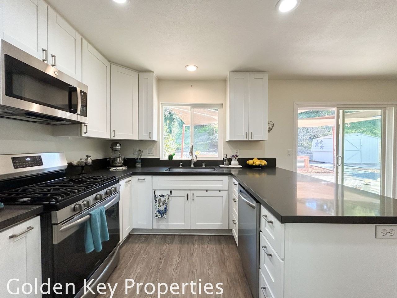 4911 Glenhaven Dr - Photo 2 of 23