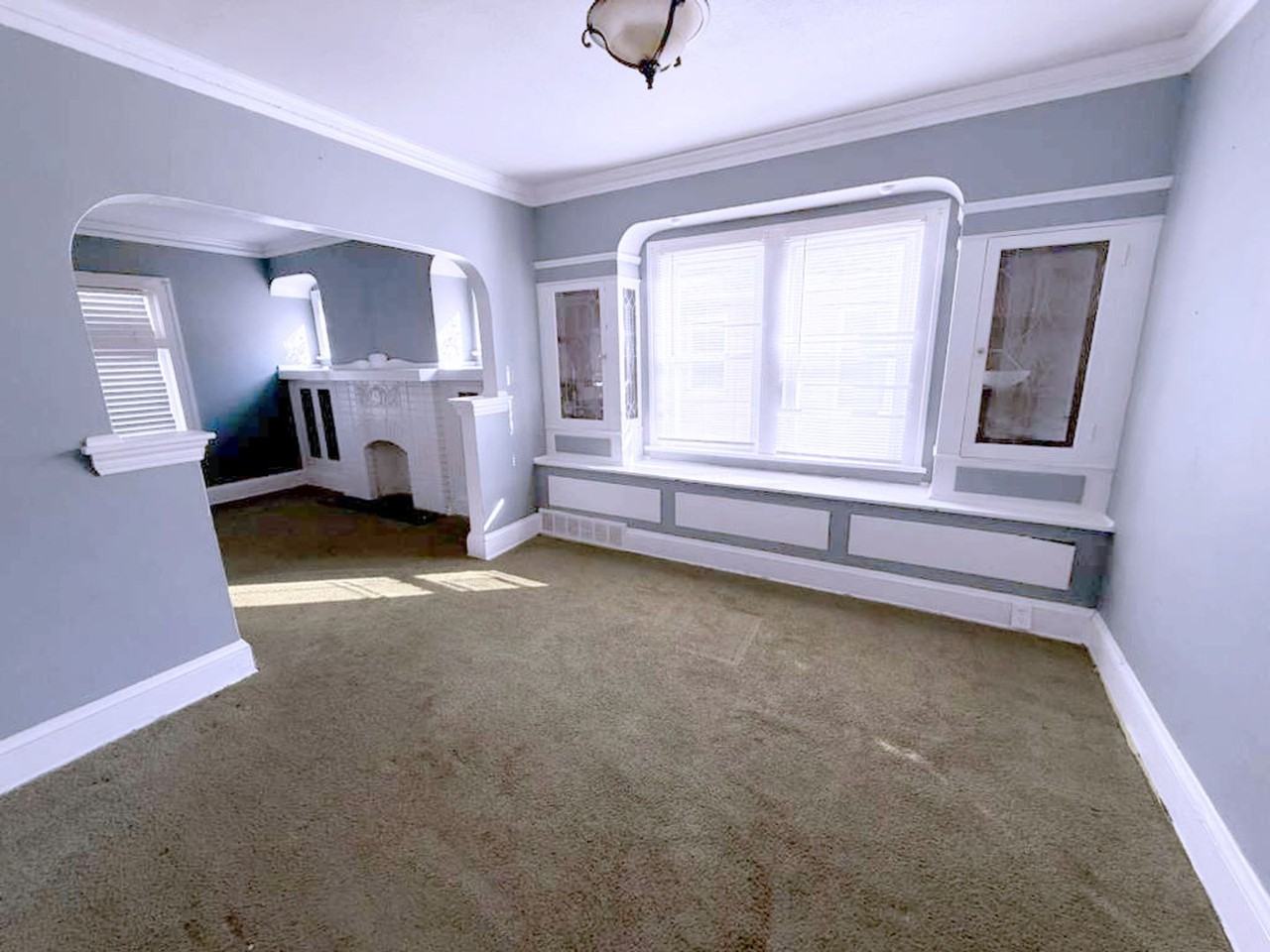 14410 Kingsford Ave - Photo 7 of 17