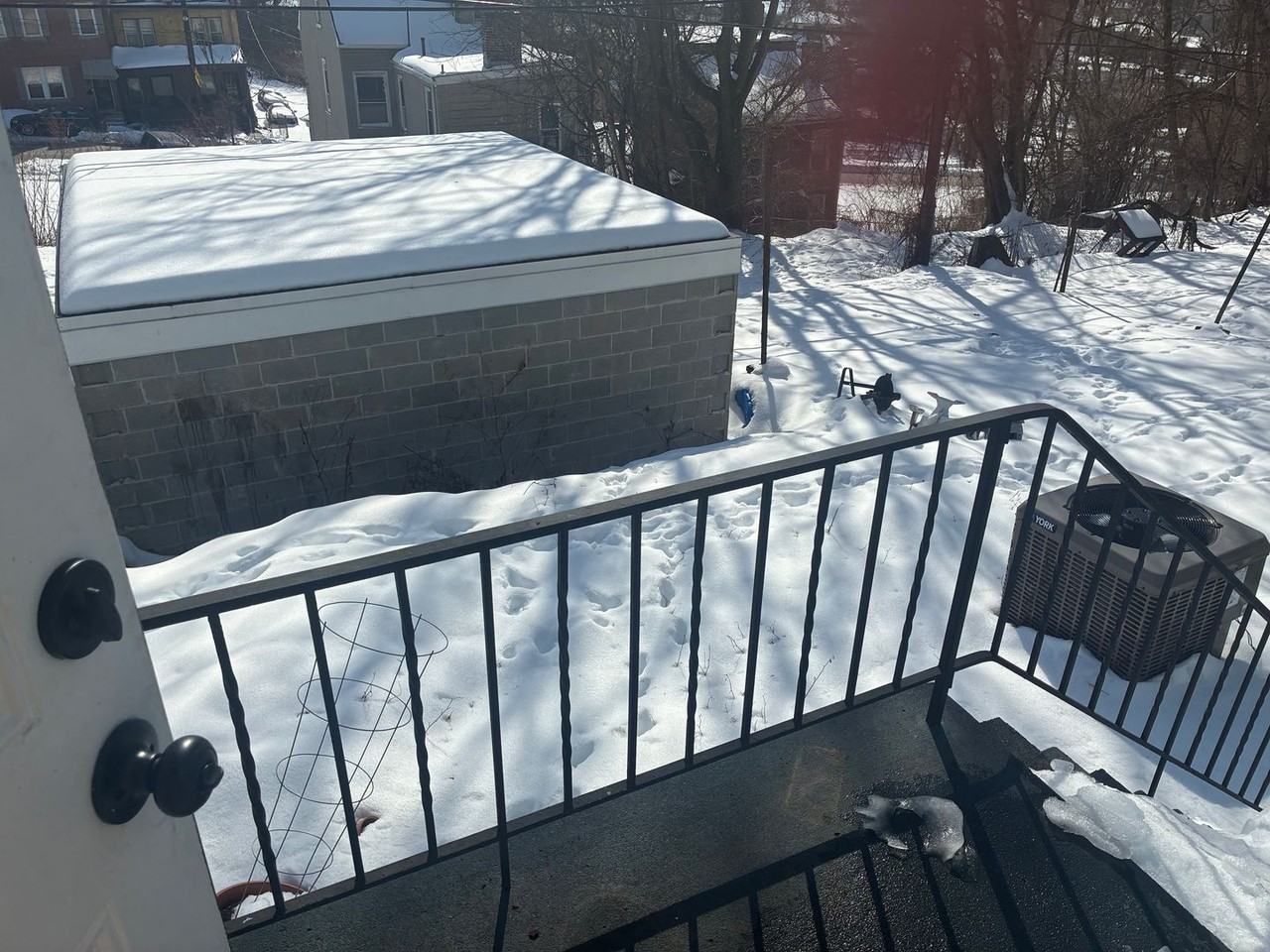 3372 Webster Ave - Photo 7 of 18