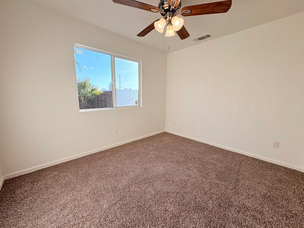 252 Branco Ave - Photo 5 of 13