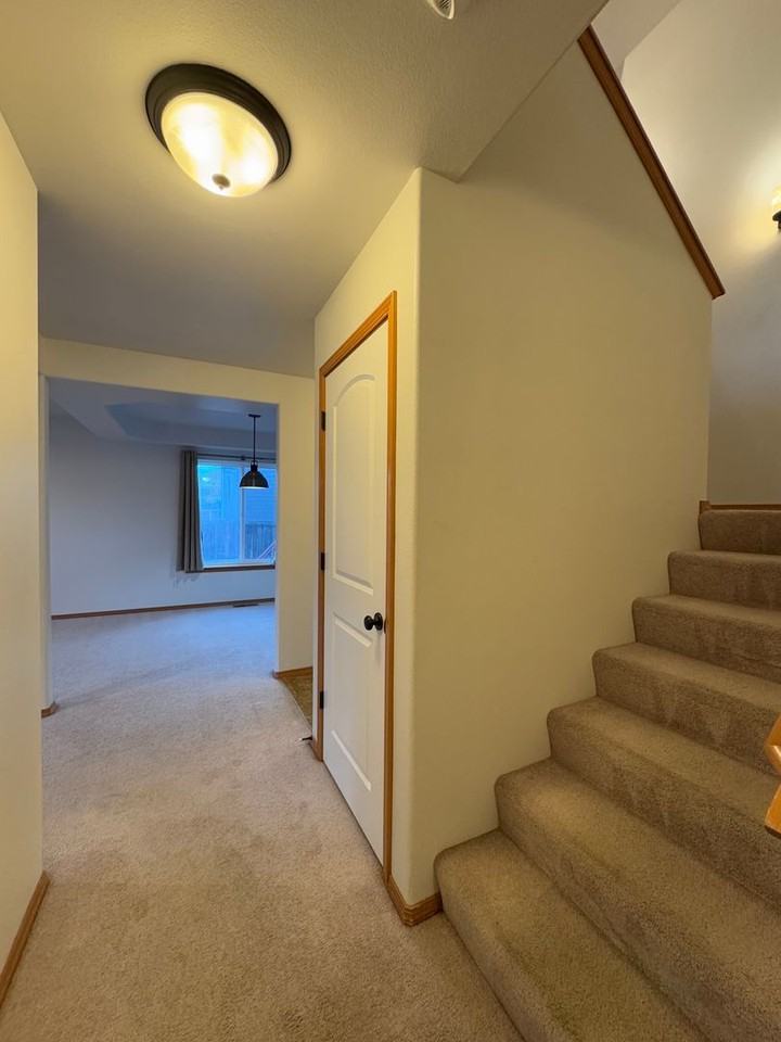 2208 N Clearview Dr - Photo 7 of 38