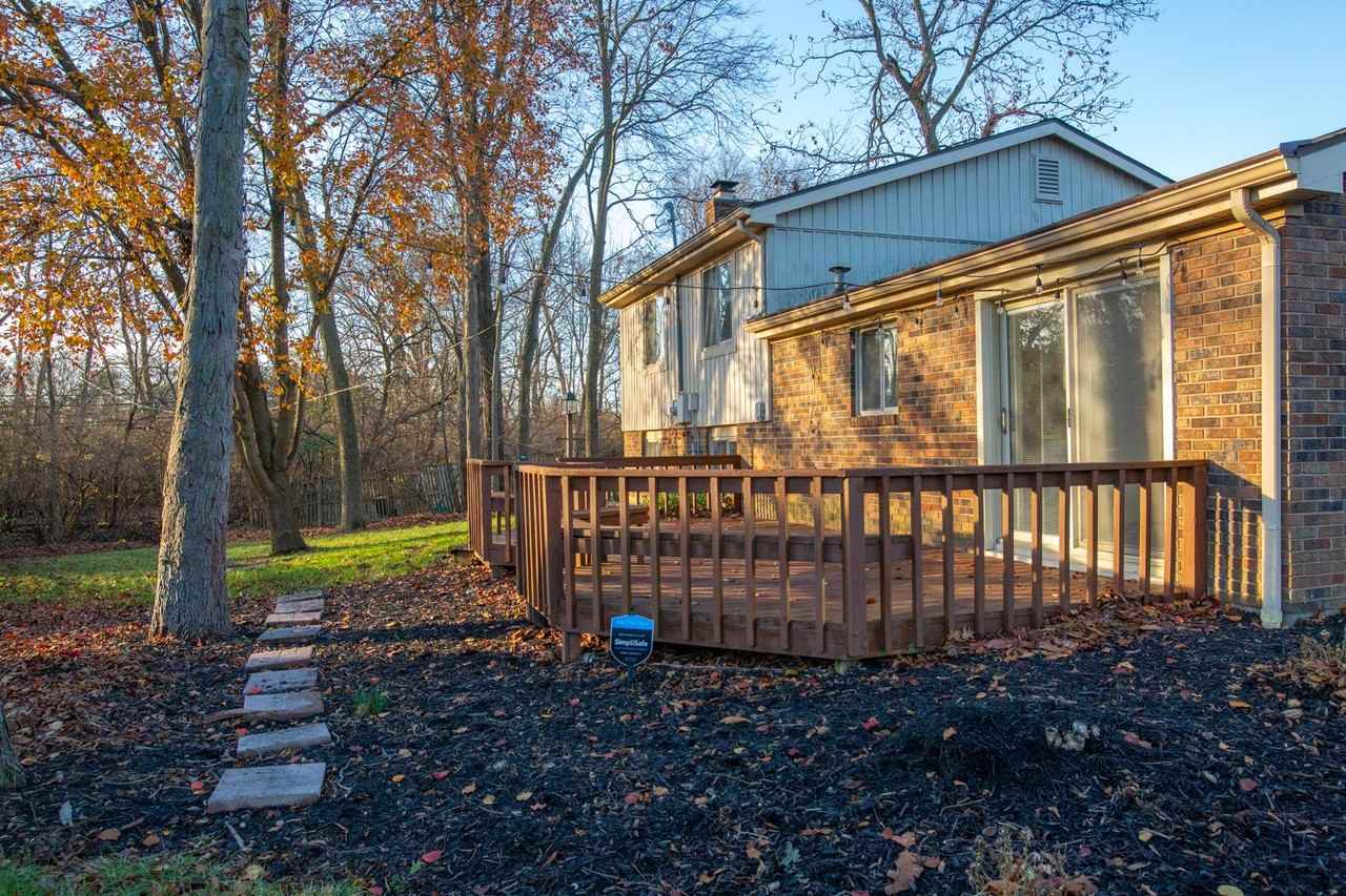 3919 Quail Hollow Dr - Photo 3 of 35