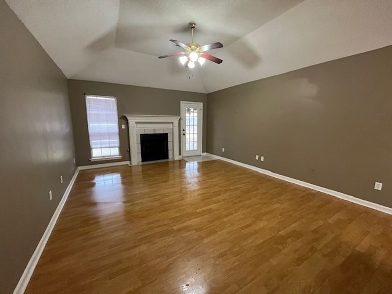 1362 Richland Dr - Photo 2 of 10