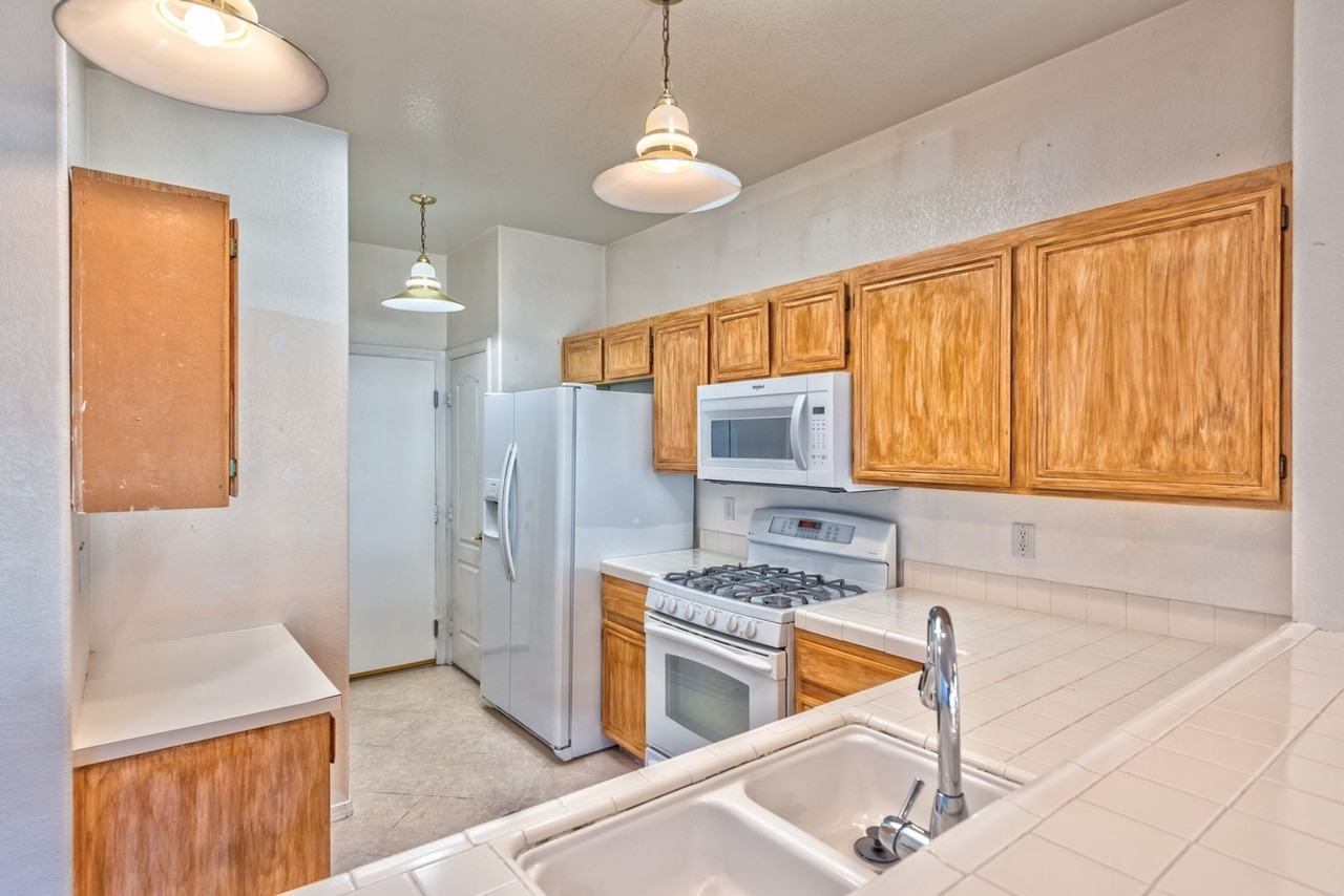 5920 Greenery View Ln - Photo 2 of 14