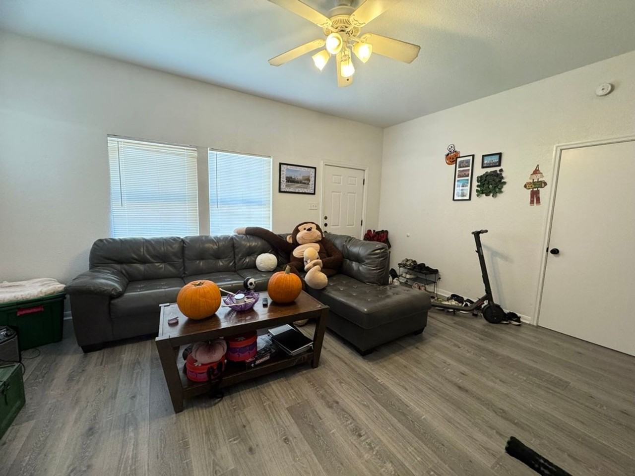 3410 Speedway - Photo 6 of 15