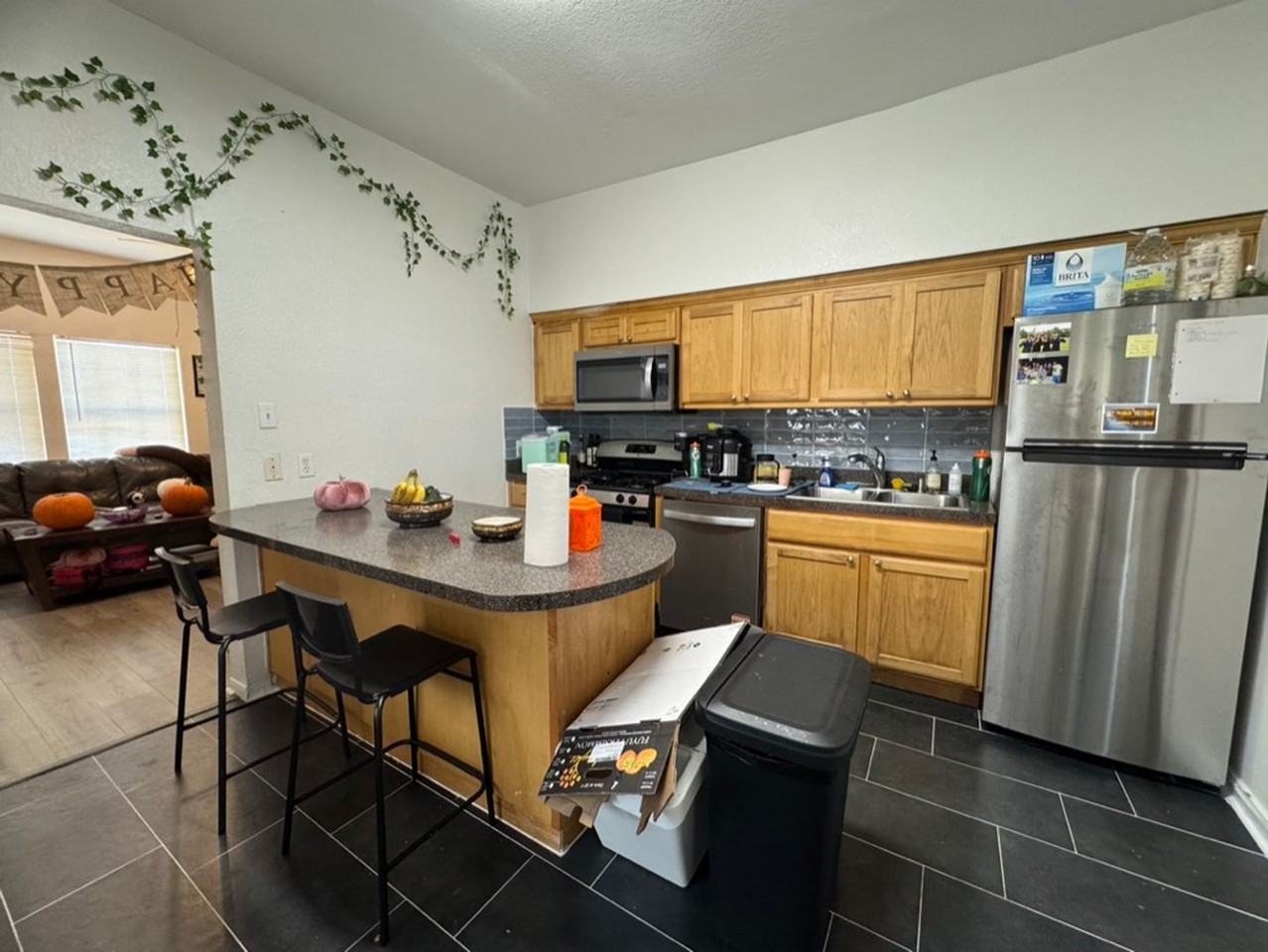 3410 Speedway - Photo 7 of 15