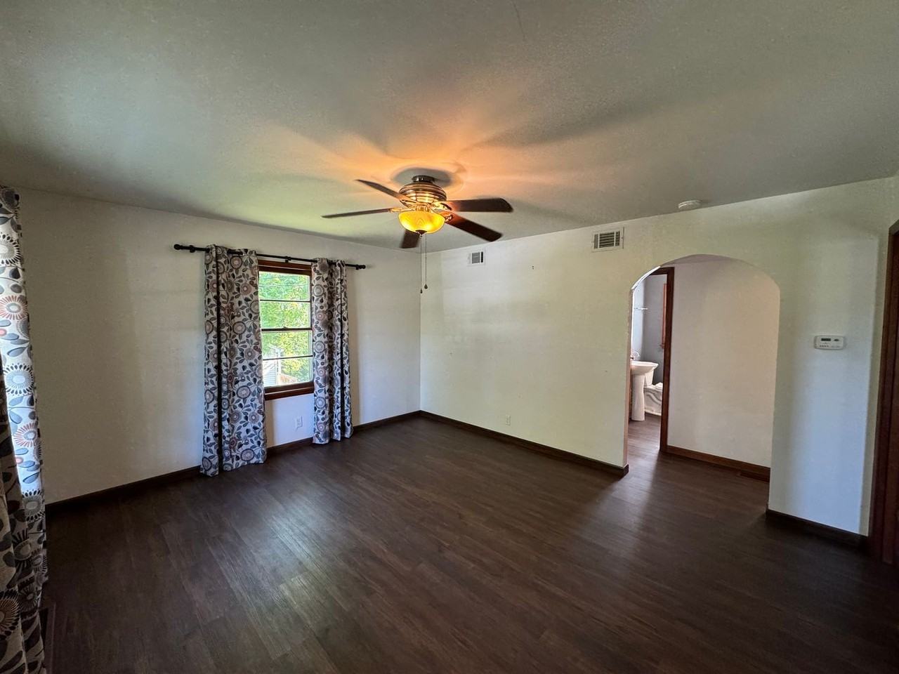 206 N Morgan St - Photo 6 of 13