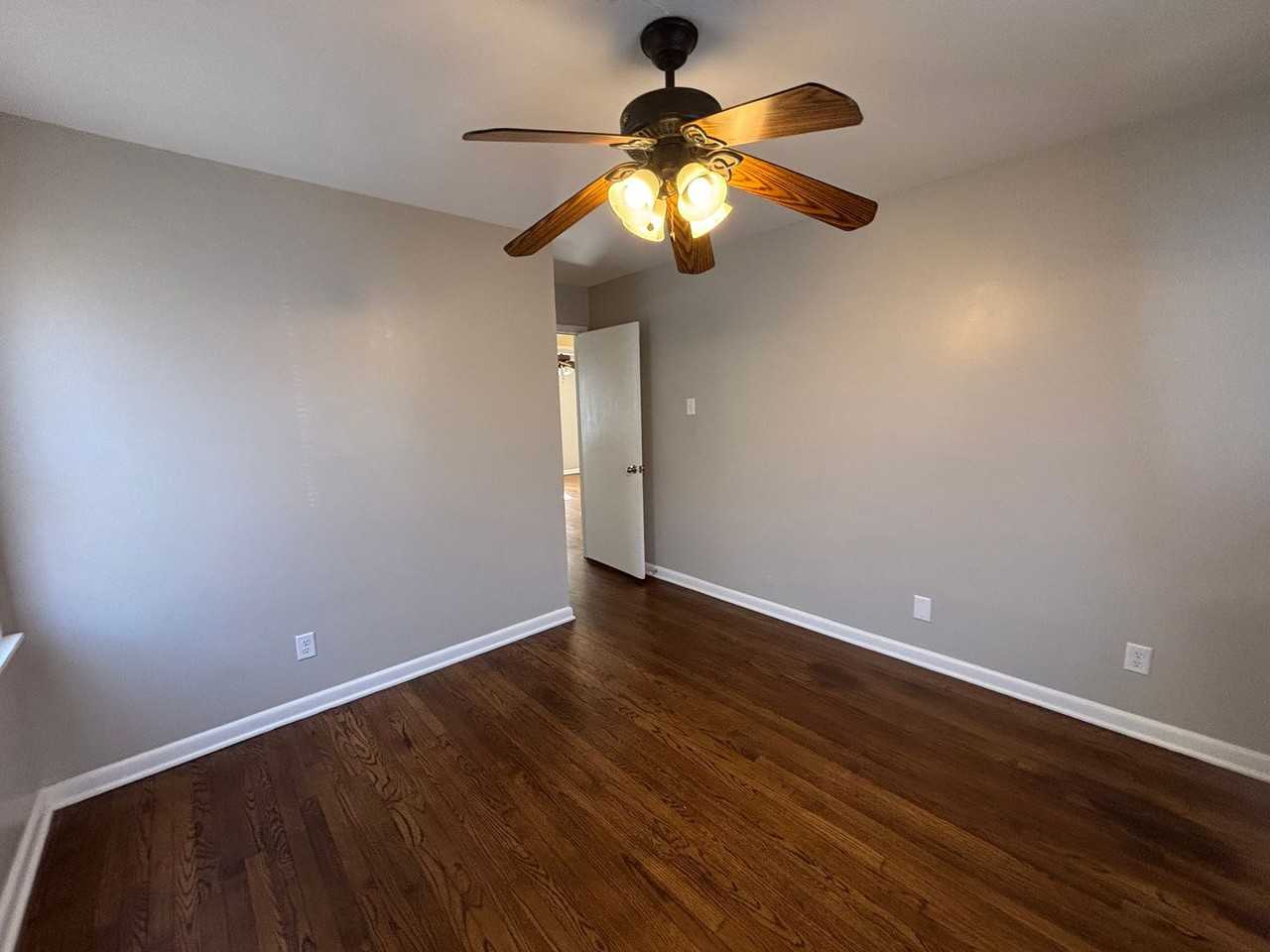 4623 Violet Ave - Photo 6 of 14