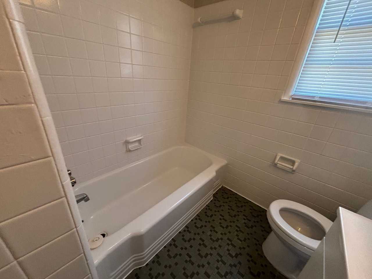 4623 Violet Ave - Photo 7 of 14