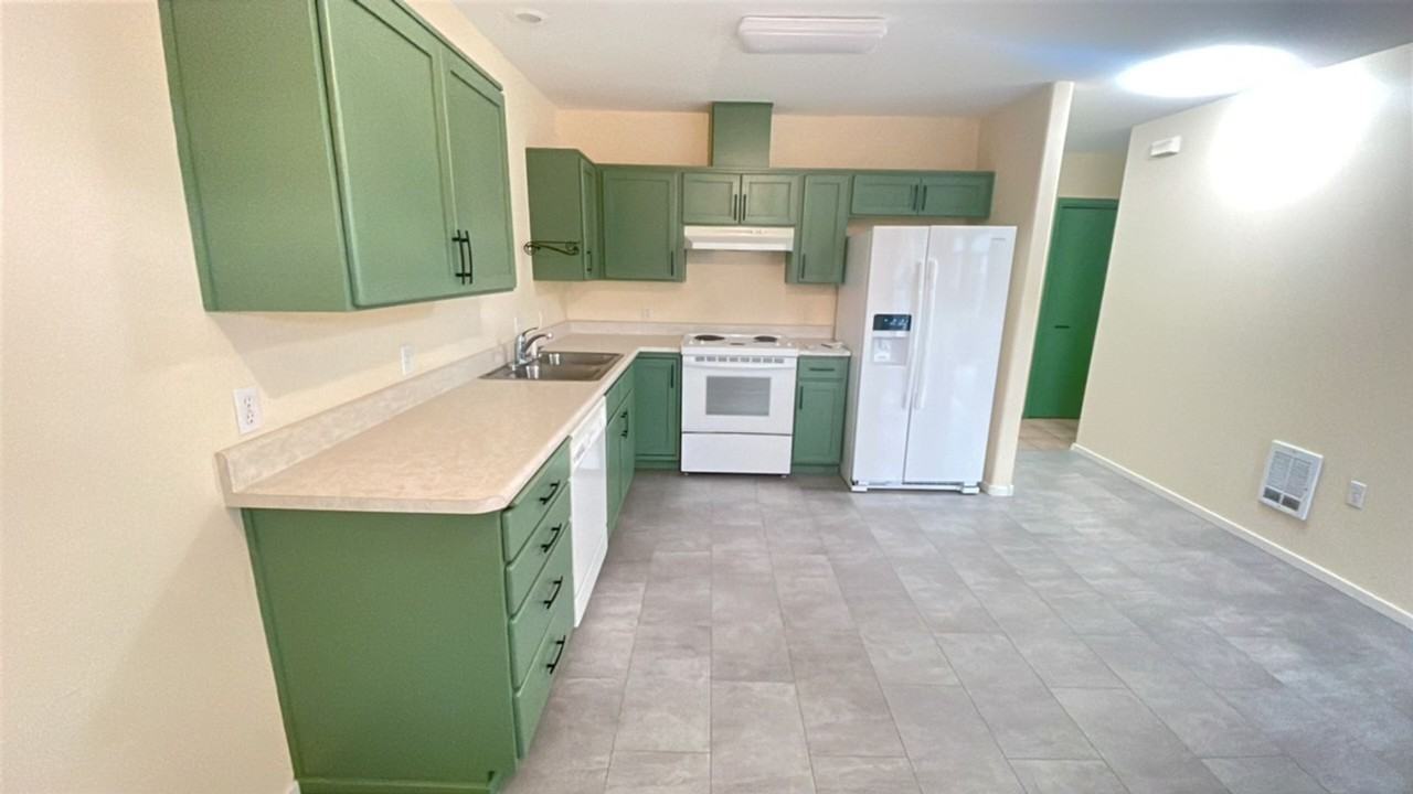 931 Mountain Meadows Cir - Photo 2 of 13