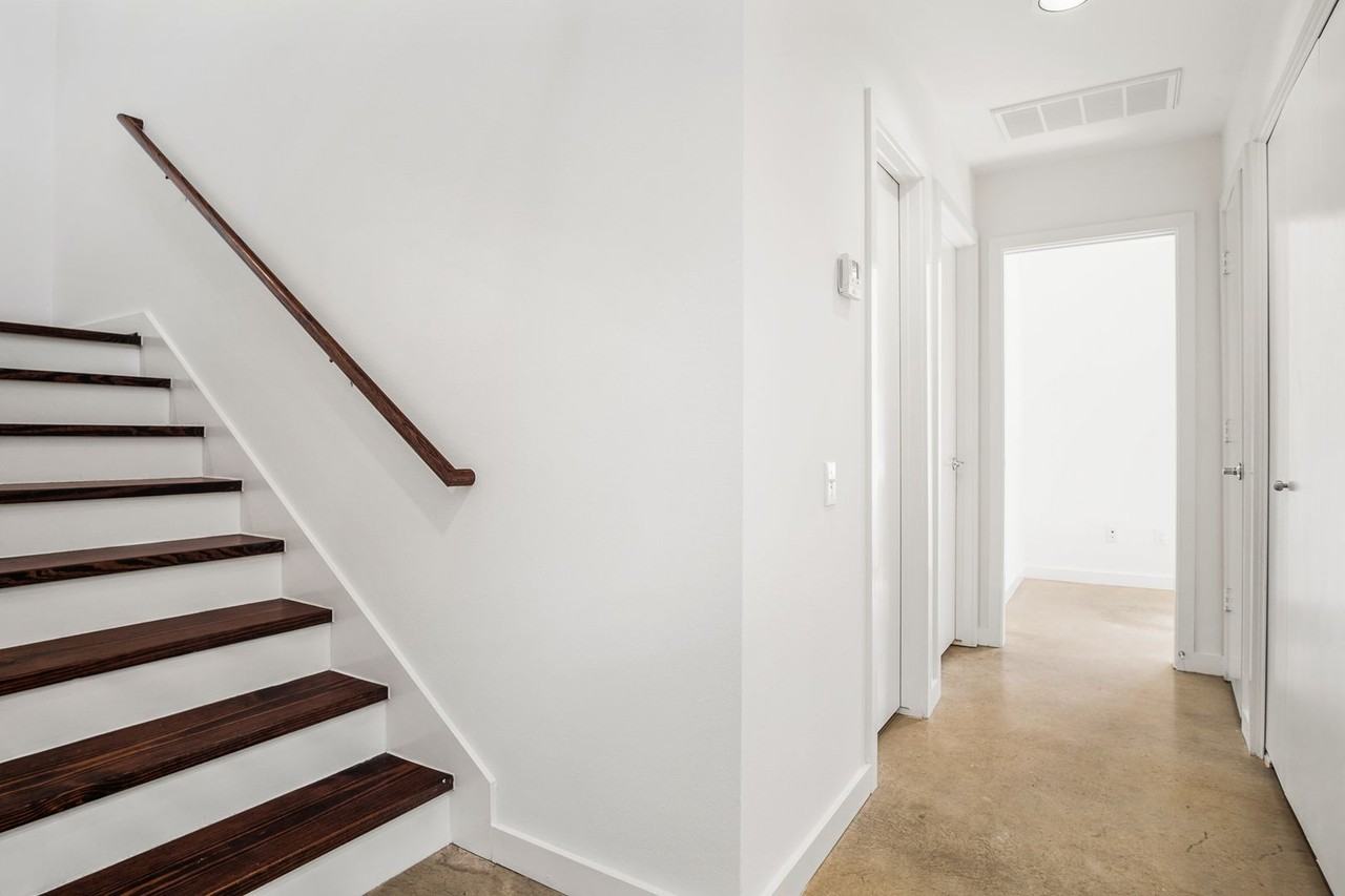 2936 Commerce St - Photo 3 of 42