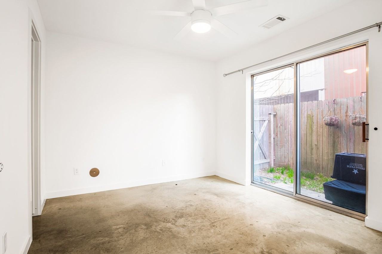 2936 Commerce St - Photo 5 of 42