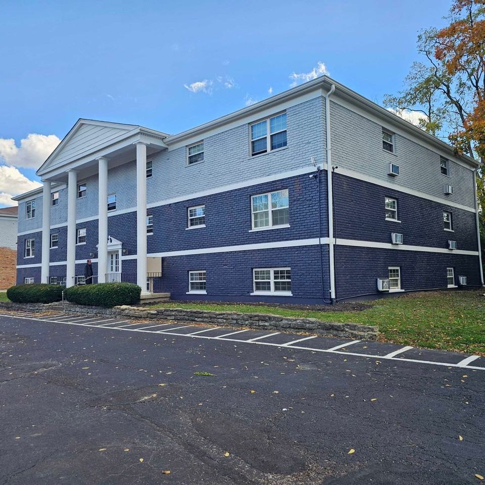 Highview Apartments - Photo 2 of 38