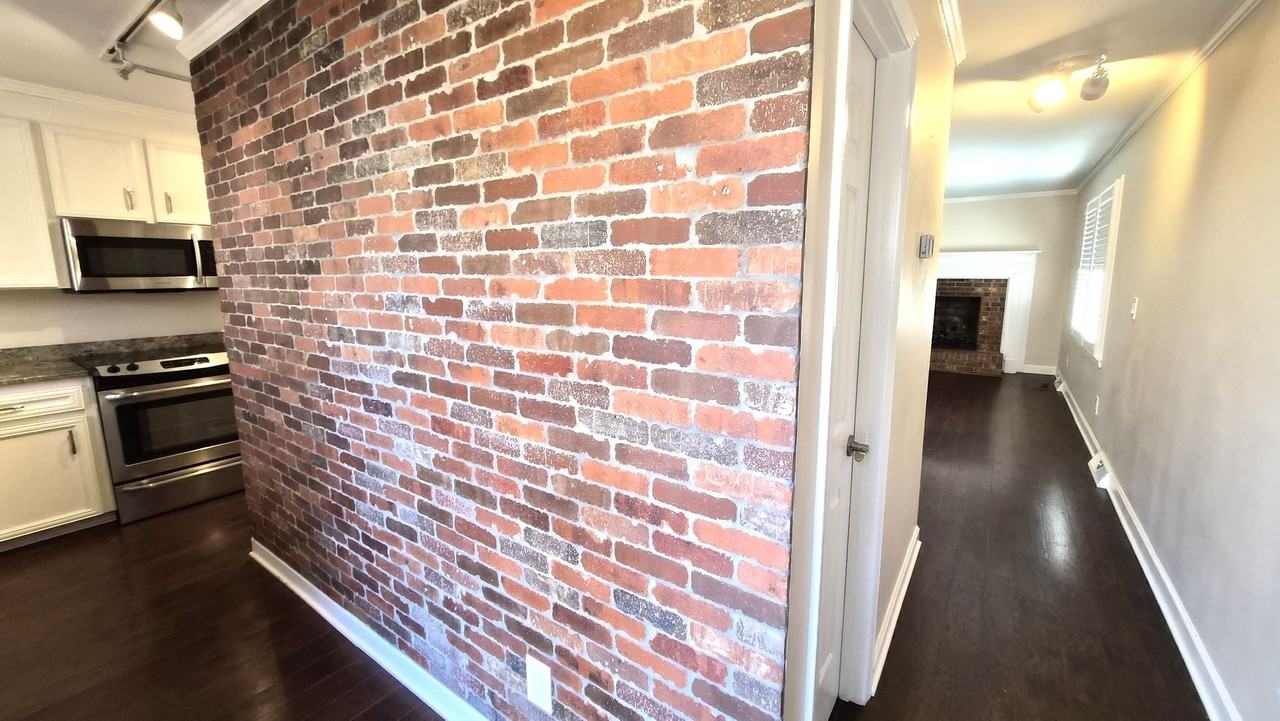 900 N Main St #19 - Photo 5 of 18