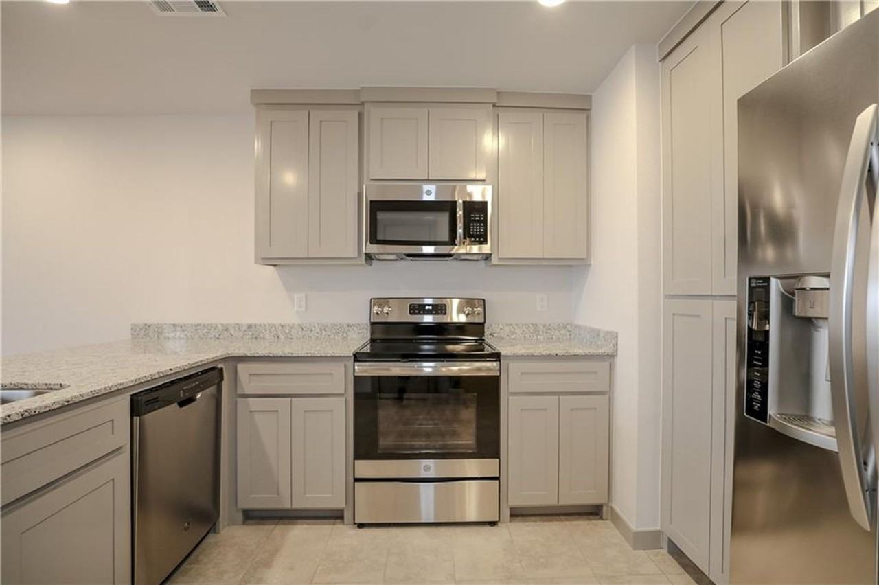 3428 Sw Vel Mews - Photo 4 of 27