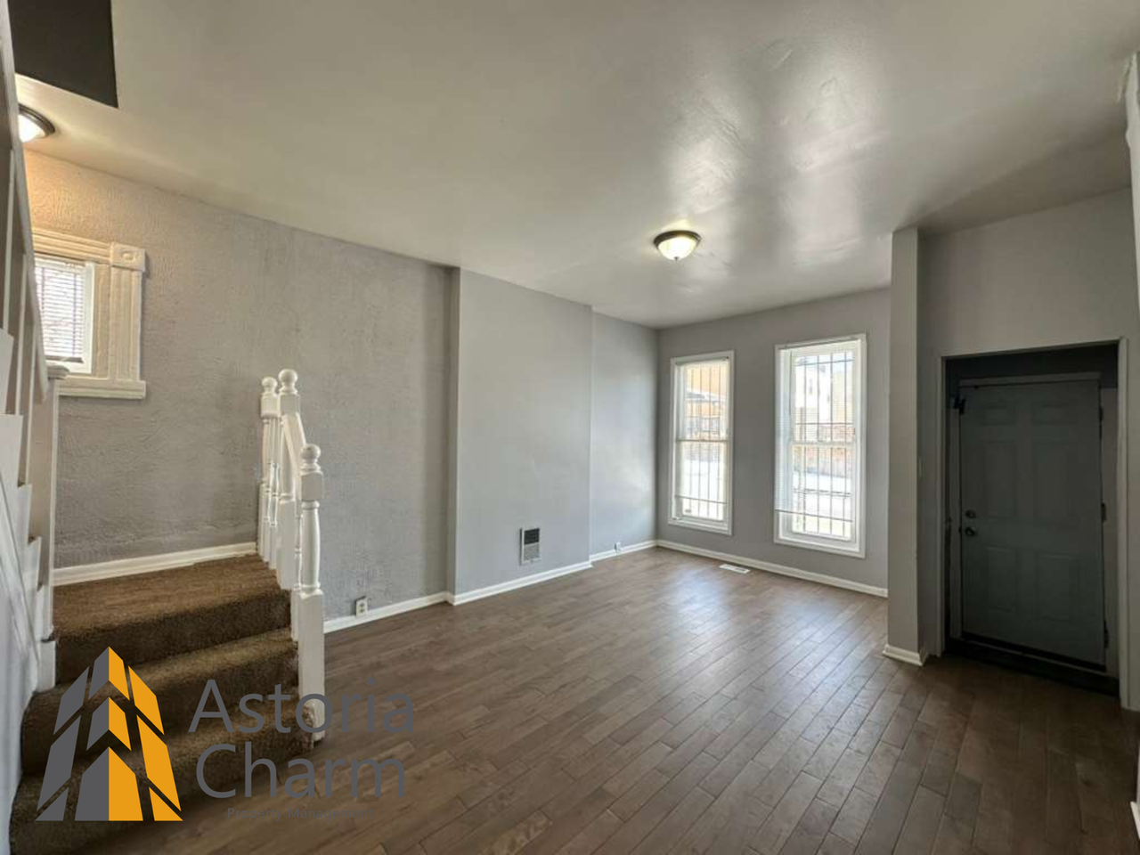 1806 N Longwood St - Photo 4 of 26