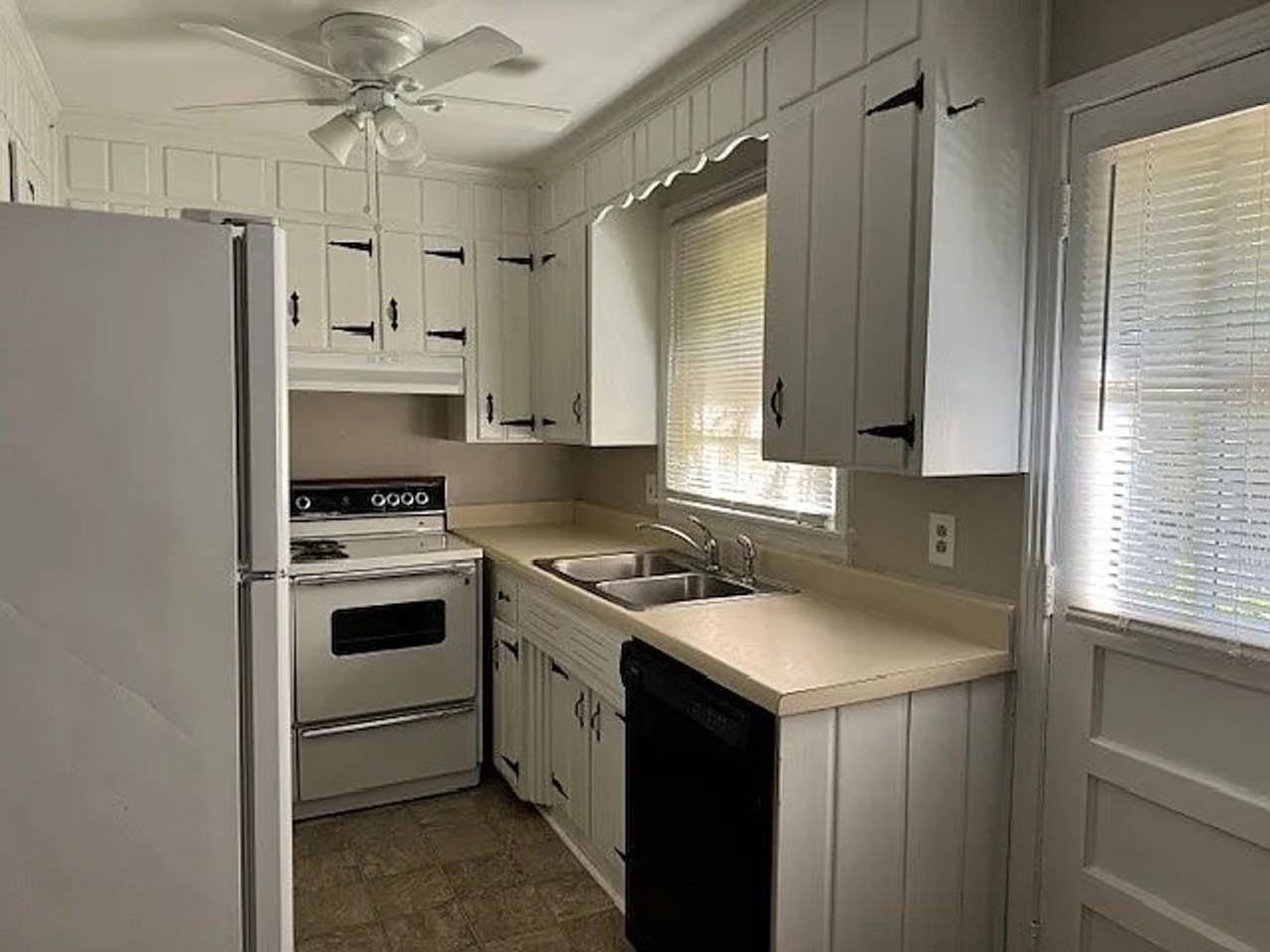 3434 33rd Ave S - Photo 5 of 9